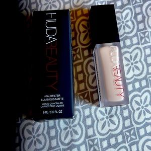 Two BRAND new Huda beauty faux filter concealer